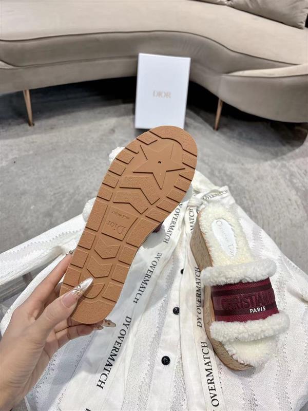 20251128184319979 290